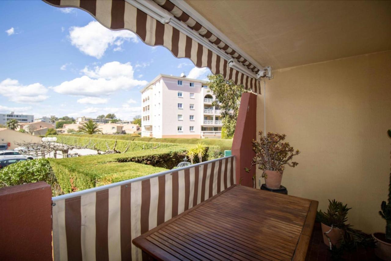Cosy 35 M2 With Balcony In A Quiet Residence Fréjus Екстериор снимка